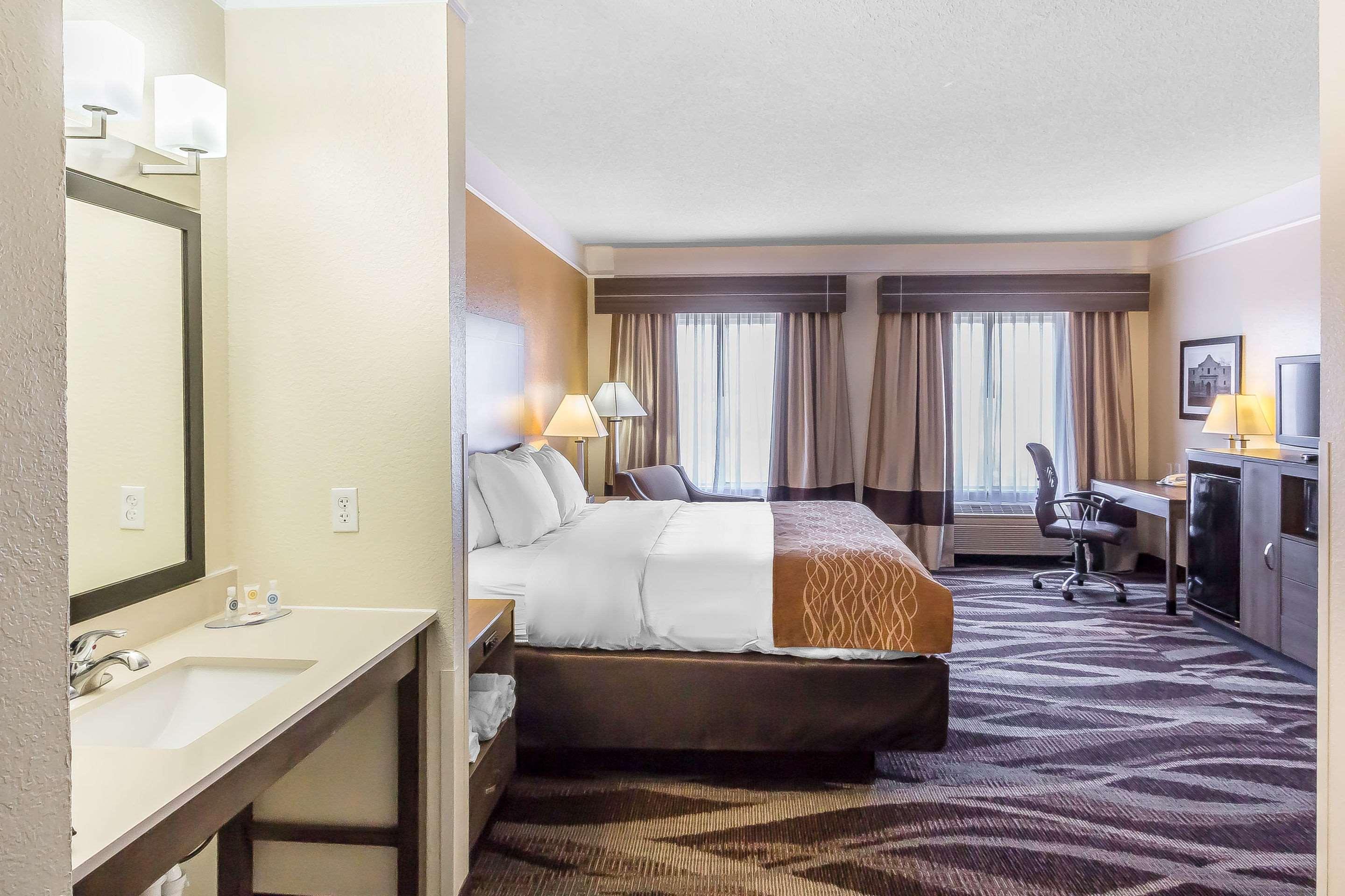 Comfort Inn Near Frost Bank Center San Antonio Dış mekan fotoğraf