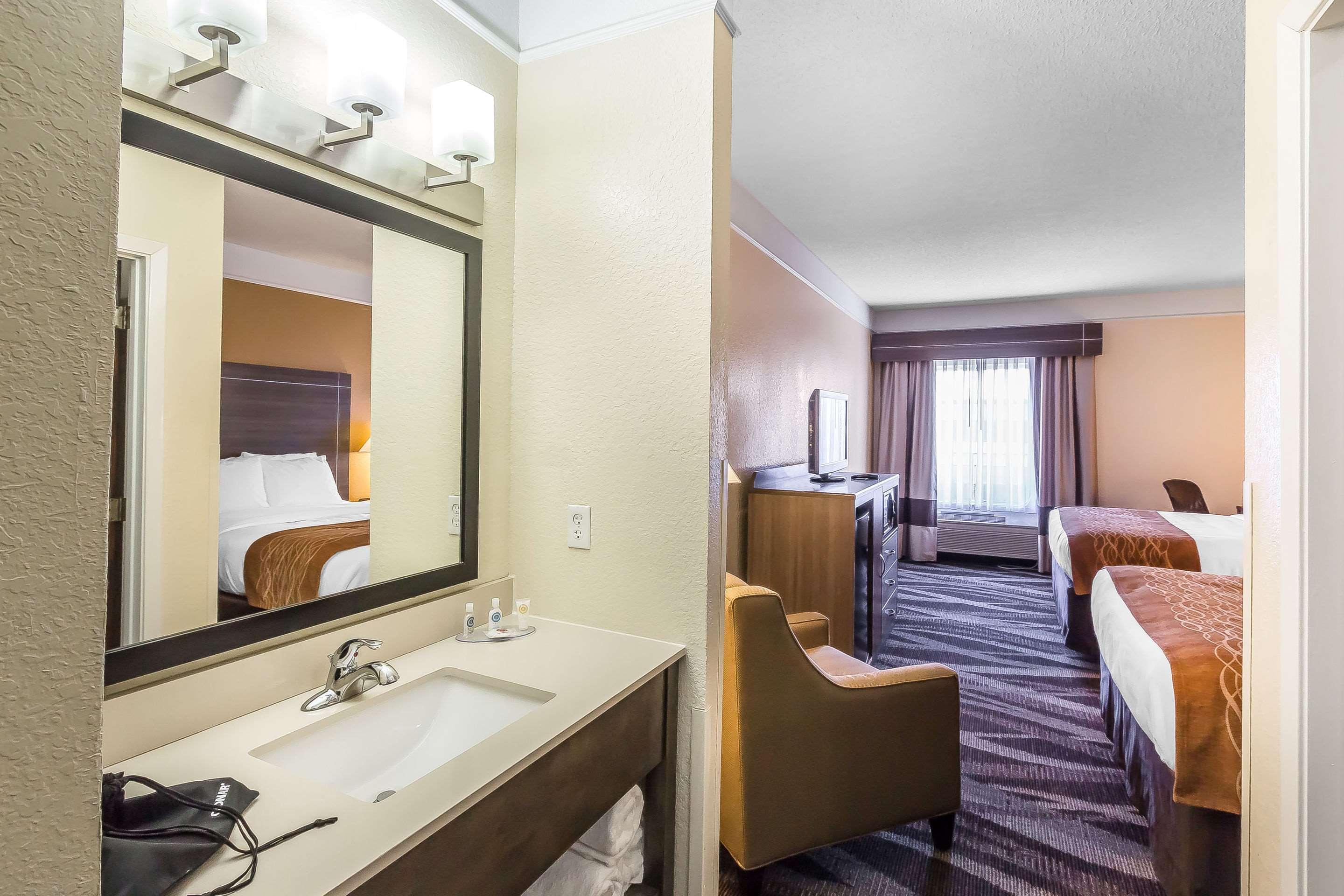 Comfort Inn Near Frost Bank Center San Antonio Dış mekan fotoğraf