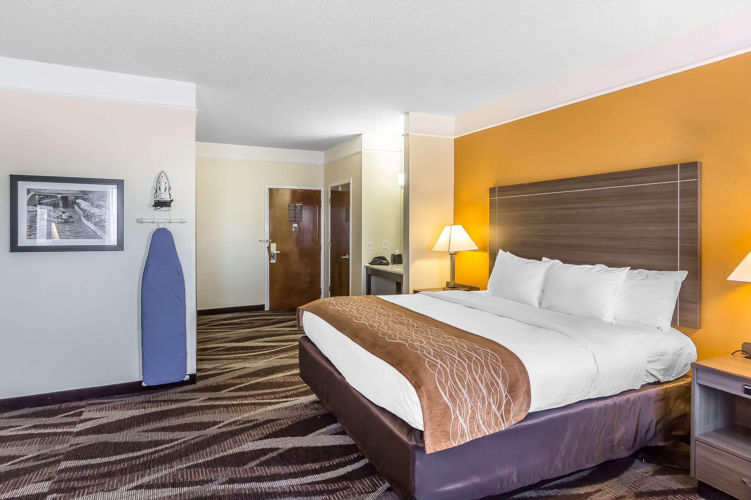 Comfort Inn Near Frost Bank Center San Antonio Dış mekan fotoğraf