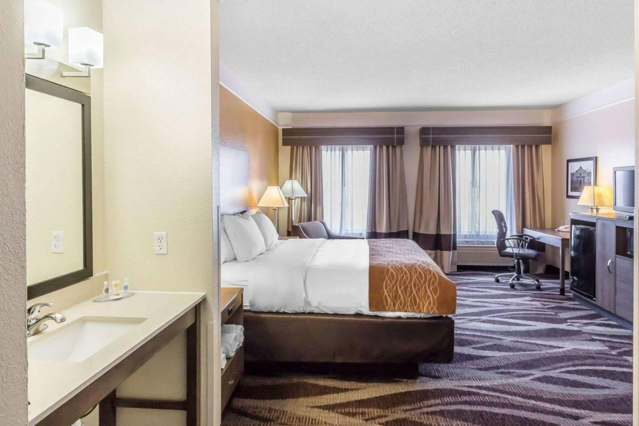 Comfort Inn Near Frost Bank Center San Antonio Dış mekan fotoğraf